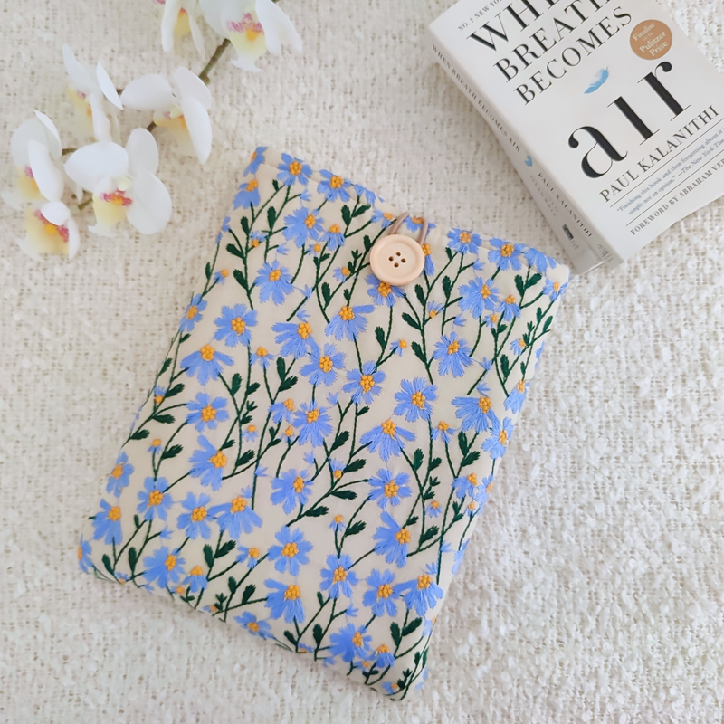 Daisy Charm Embroidered Book Sleeve - Blue