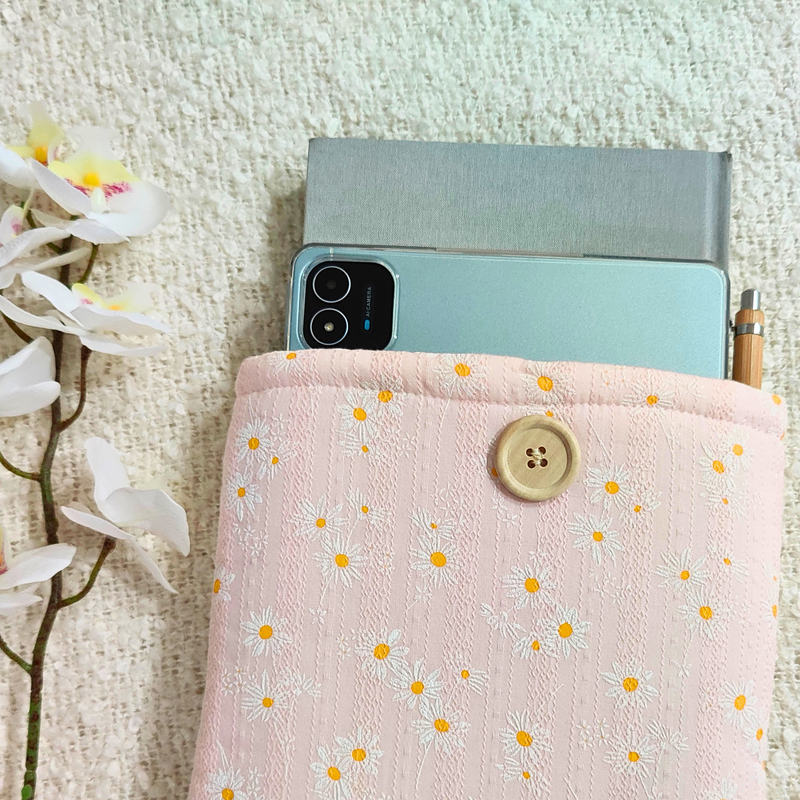 Daisy Blossom Floral Book Sleeve - Pink