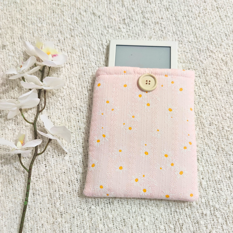 Daisy Blossom Floral Kindle Sleeve - Pink